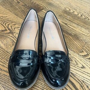 American Eagle woman size 8 shiny pleather loafers slip on shoes
